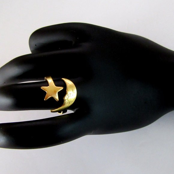 Crescent moon & star gold tone adjustable ring 7 - Picture 2 of 11